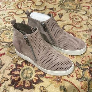 Steve Madden wedge zip booties